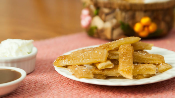 Apple Pie Fries Are The Sugary Lovechild Of Pie And French Fries