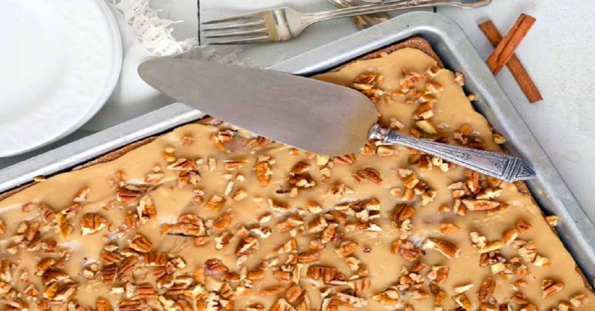 “Out Of This World” Caramel Apple Sheet Cake